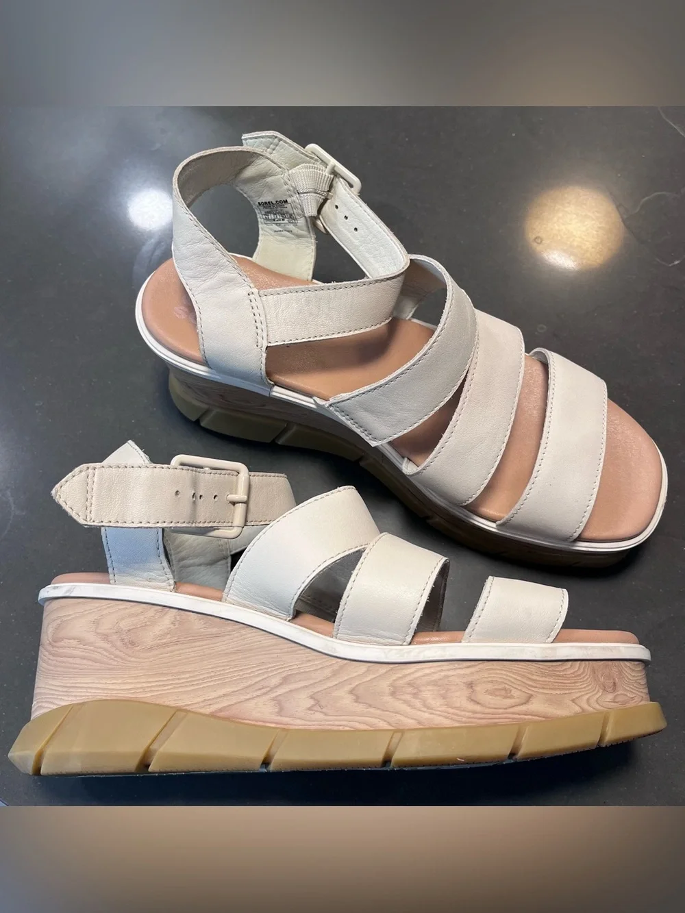 Sorel Joanie III Ankle Strap Wedge Sandal Platform Size 9.5 Chalk Cream Chunky